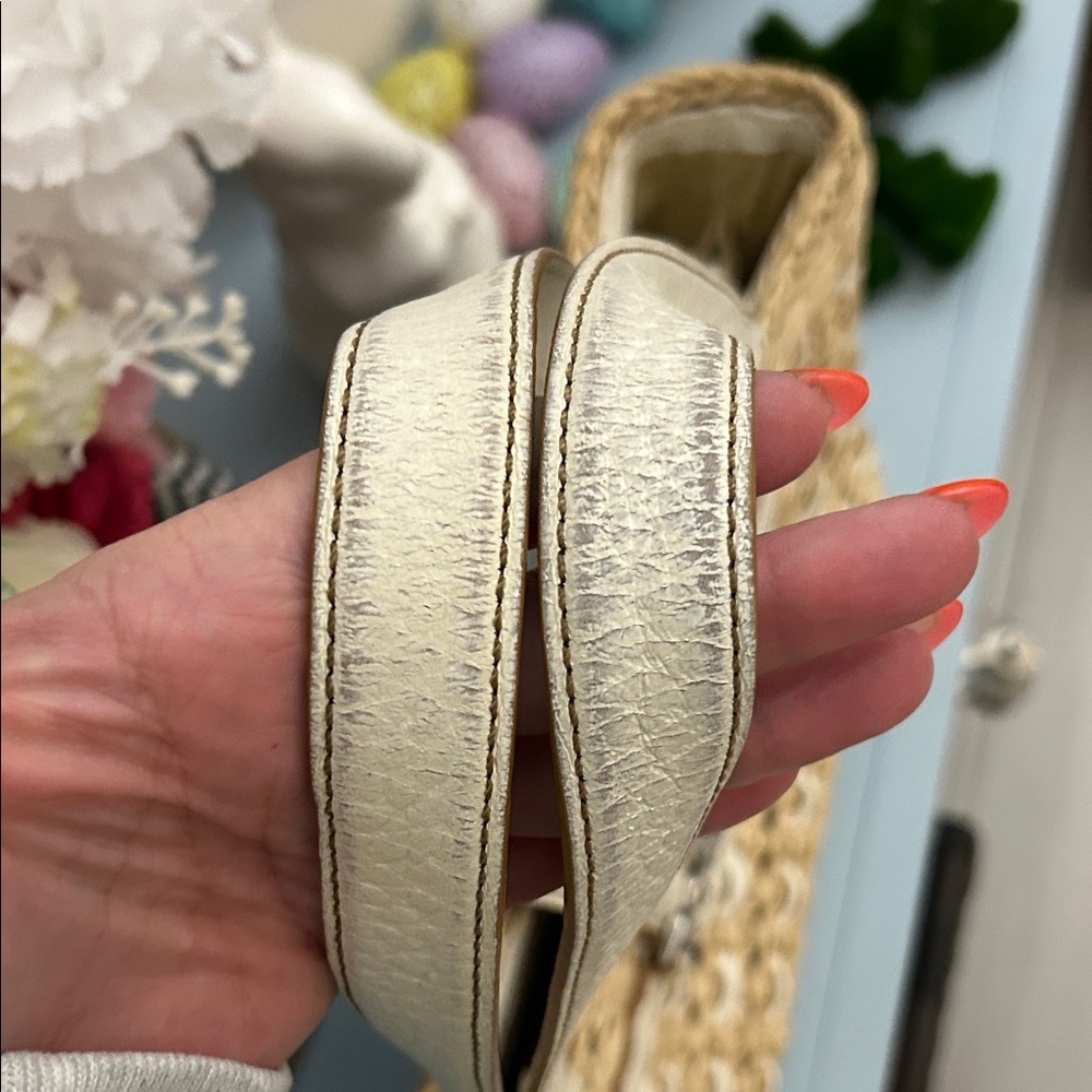 Brighton Cream and Tan Woven Tote - Picture 5 of 16